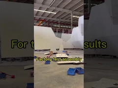 Parede de escalada interna feita sob encomenda das crianças da parede para o lugar de crianças de escolas